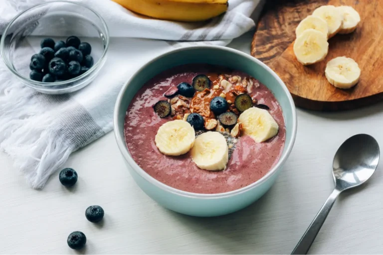 smoothy-bowl-with-banana-chia-seeds-blueberries